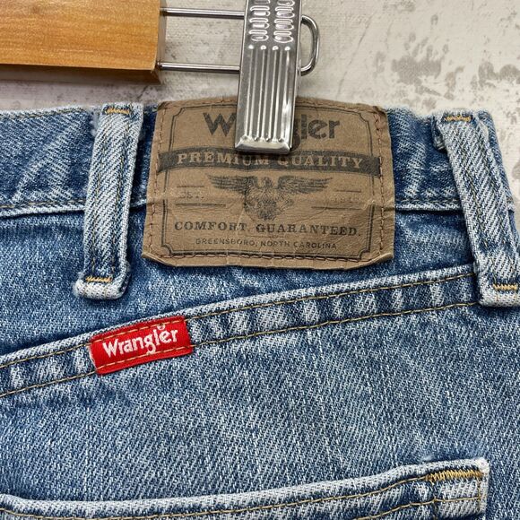 Vintage Wrangler Jeans Mens 32x35 Light Wash Distressed Vintage Wrangler Jeans - Picture 12 of 16